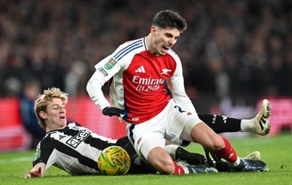 Mùa giải đầy rẫy nghịch cảnh của Arsenal: Những vấn đề và hy vọng