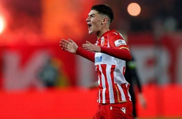 Mục tiêu hụt Liverpool, người có biệt danh 'Messi' là ai?
