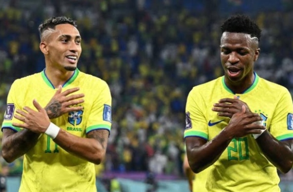 Mũi đinh 3 uy lực của tuyển Brazil