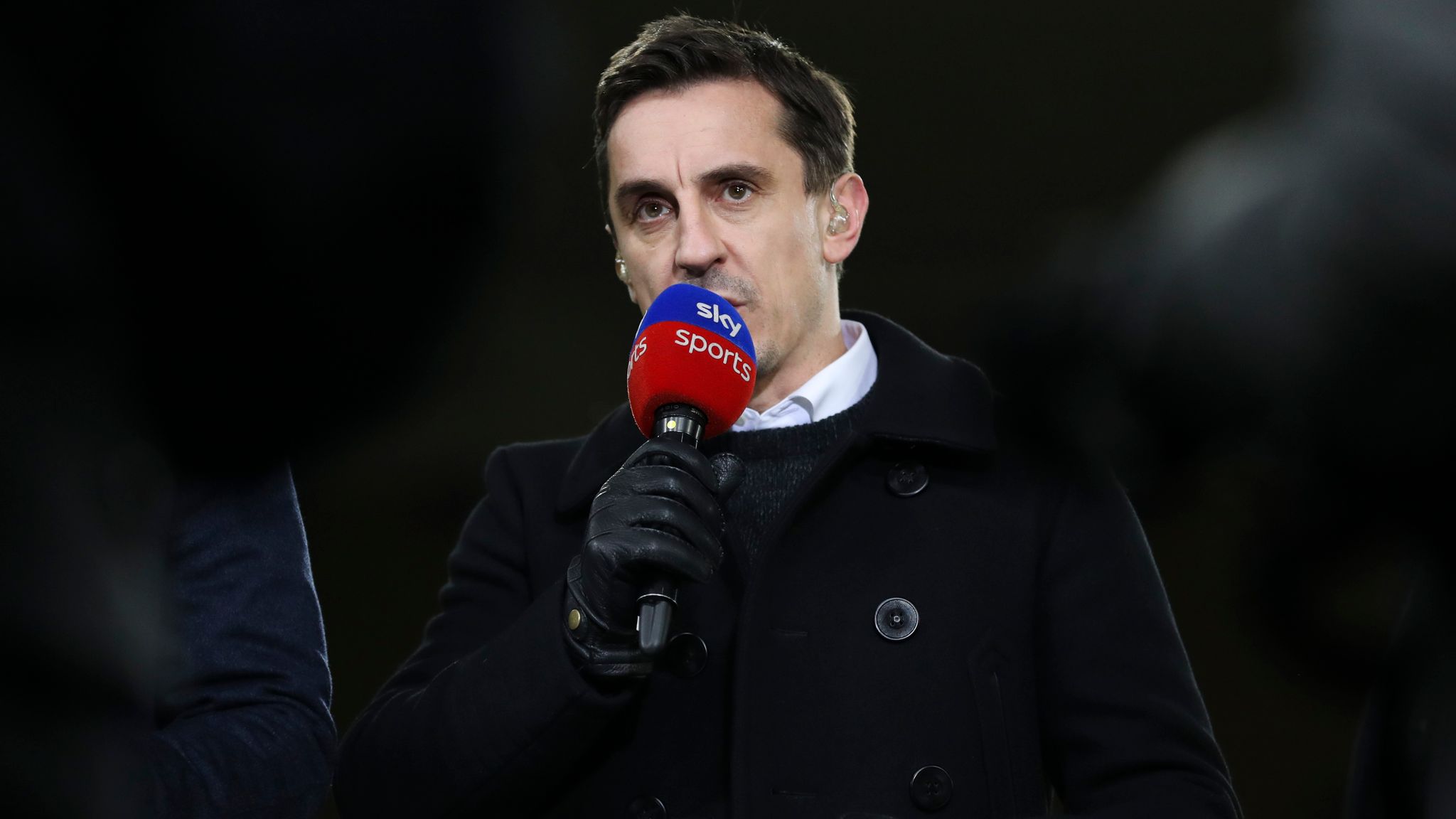 Muttenham Hotspur, Neville hỗ trợ Postecoglou