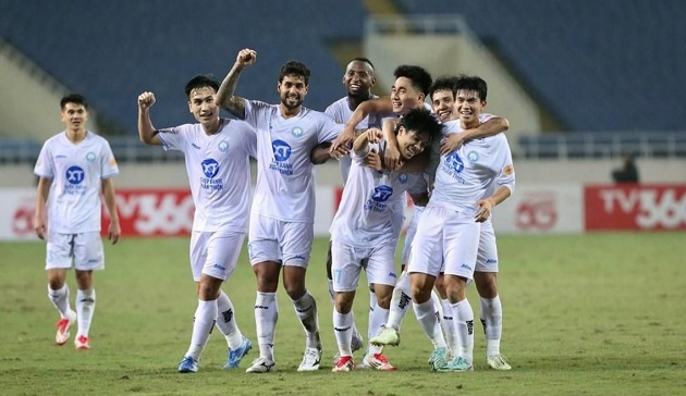 Nam Đinh thăng hoa ở V League sau Cup C2 châu Á