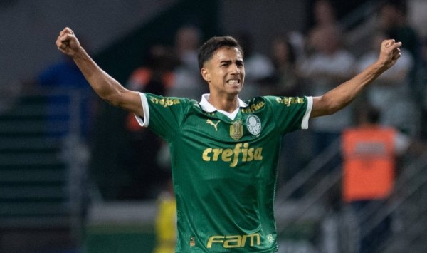 NÓNG! Man City đạt thỏa thuận cá nhân với thần đồng Vitor Reis
