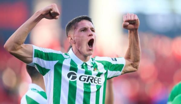 NÓNG! Man City gia nhập cuộc đua giành tiền vệ Real Betis