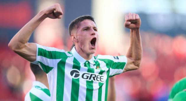 NÓNG! Man City gia nhập cuộc đua giành tiền vệ Real Betis