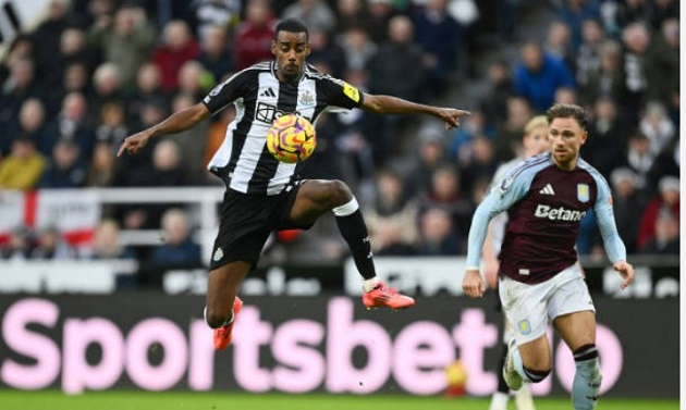 Newcastle vươn lên thứ 5 sau màn hủy diệt Aston Villa