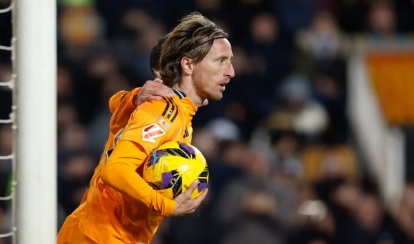 Ngả mũ trước Modric