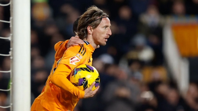 Ngả mũ trước Modric