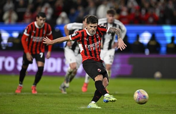 Ngược dòng trong 4 phút, Milan hẹn Inter ở chung kết Siêu cúp Ý