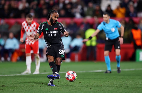 Người duy nhất có thể khiến Sterling vực dậy ở Arsenal