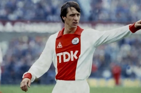 Ngày này năm xưa: Thánh Johan lập cú đúp, Ajax hạ Inter để bảo vệ ngôi vương châu Âu