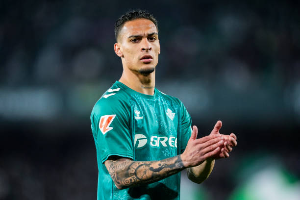 Người đại diện của Antony đặt dấu hỏi cho Man United