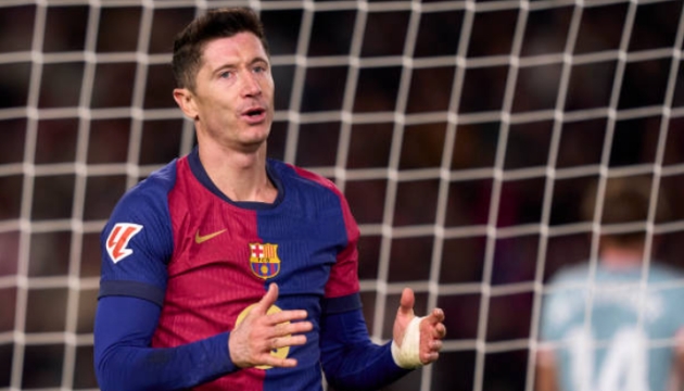 Người hâm mộ Barcelona yêu cầu loại Robert Lewandowski