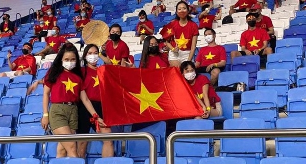 Người hâm mộ bị "bắt chẹt", VFF chờ câu trả lời từ Liên đoàn bóng đá Singapore