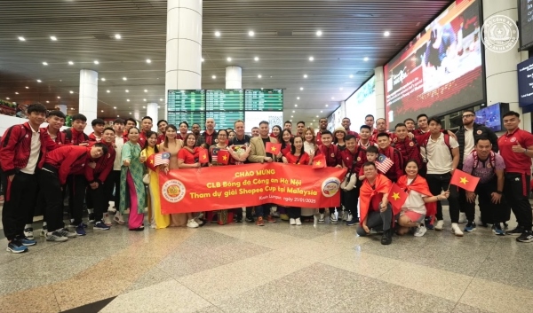 Người hâm mộ tại Malaysia tiếp lửa cho Quang Hải và CLB CAHN