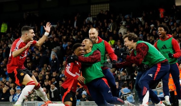 Người hùng thầm lặng giúp MU đánh bại Man City