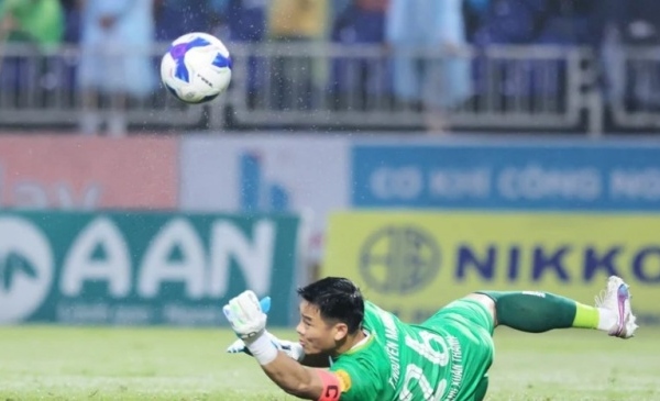 Nguyên Mạnh giữ phong độ cao, khẳng định khát khao trở lại tuyển Việt Nam