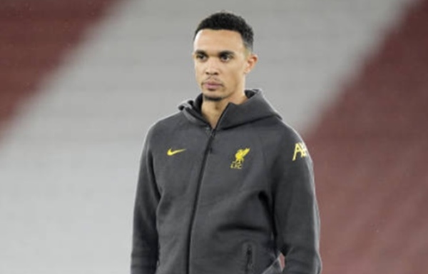 Nhìn Vinicius, Alexander-Arnold nên 'quay xe' với Real Madrid