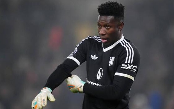 NHM Man Utd "cạn lời" với Andre Onana