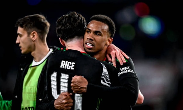 Những con số kỷ lục sau trận PSV 1-7 Arsenal