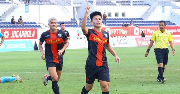 Ninh Bình vào tứ kết Cup QG nhờ màn tỏa sáng của Văn Lâm trên chấm luân lưu