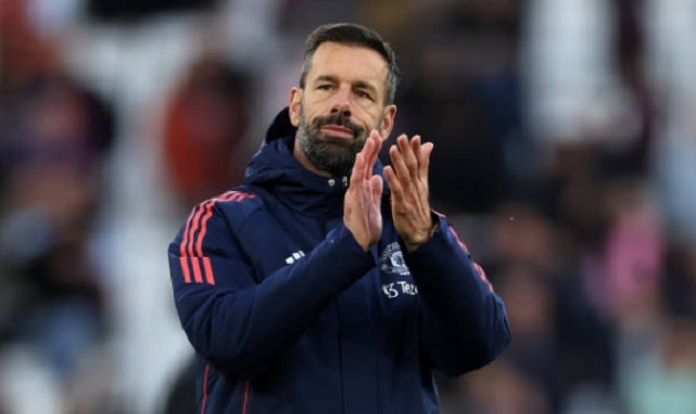Nistelrooy hé lộ phản ứng của Ten Hag sau khi rời Man Utd