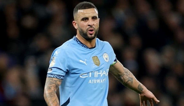 NÓNG! AC Milan chốt vụ Walker