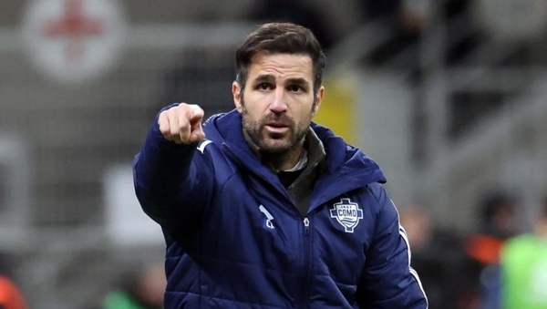 Nóng! AC Milan đột nhiên nhắm vào Fabregas thay vì Conceico