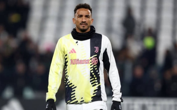 NÓNG: Juventus cho phép đội trưởng Danilo rời đi, Conte thỏa nguyện