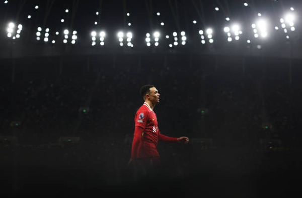 NÓNG! Lộ thái độ của Alexander-Arnold trong phòng thay đồ Liverpool
