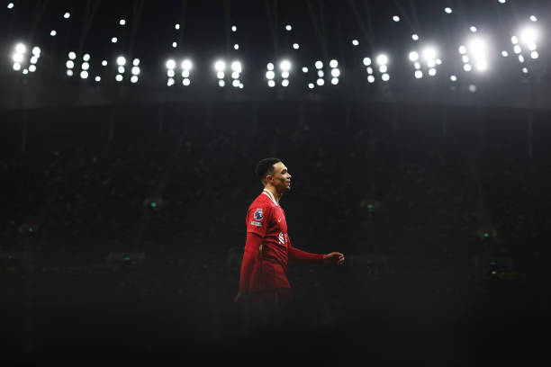 NÓNG! Lộ thái độ của Alexander-Arnold trong phòng thay đồ Liverpool