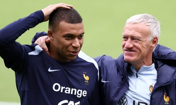 NÓNG! Mbappe trở lại tuyển Pháp