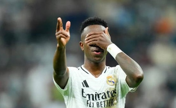 NÓNG! Real Madrid sẵn sàng gia hạn với Vinicius