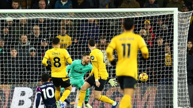Nottingham Forest đánh bại Wolves 3-0, nối dài chuỗi thắng lịch sử