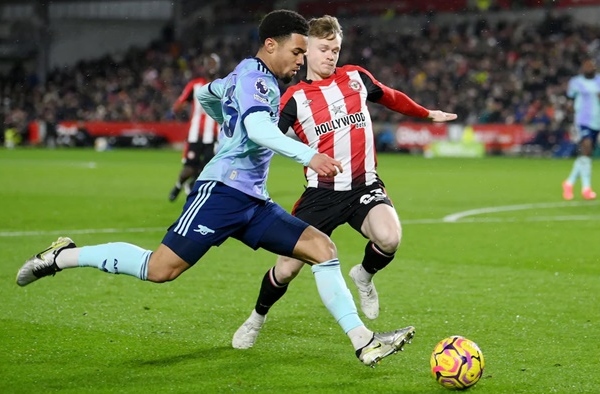 Nwaneri thắp sáng hy vọng Arsenal sau chấn thương của Saka