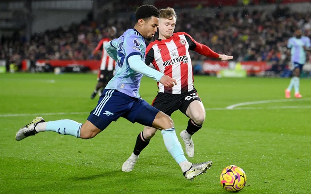 Nwaneri thắp sáng hy vọng Arsenal sau chấn thương của Saka