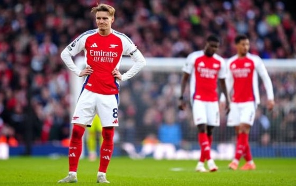 Odegaard nhạt nhòa khiến Arsenal vỡ mộng đua vô địch
