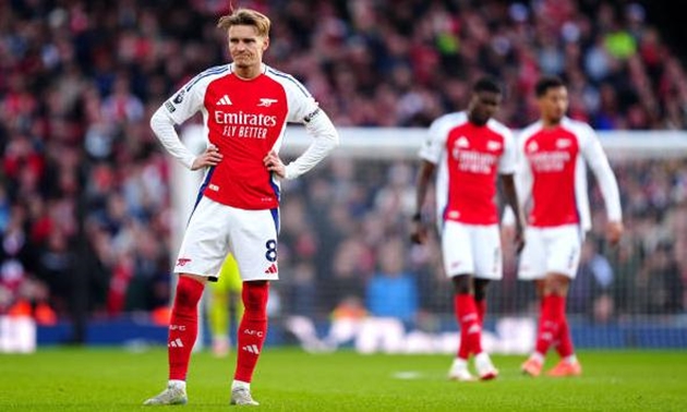 Odegaard nhạt nhòa khiến Arsenal vỡ mộng đua vô địch