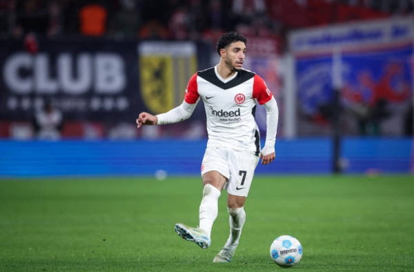 Omar Marmoush gật đầu với Man City, Frankfurt chốt giá khủng
