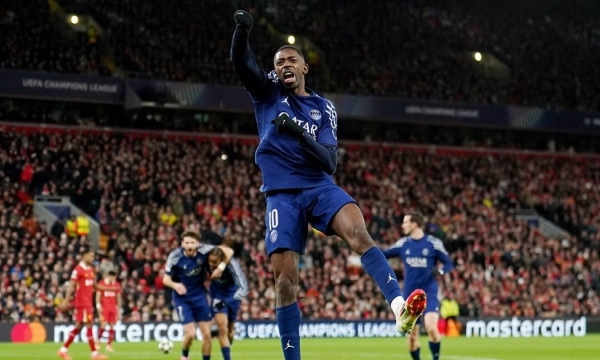 Ousmane Dembele khiến Anfield 'câm lặng' chỉ sau 12 phút