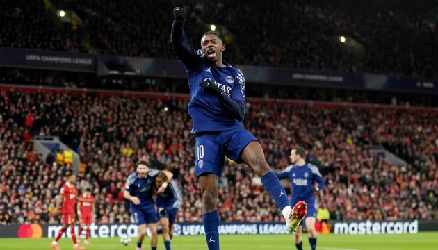 Ousmane Dembele khiến Anfield 'câm lặng' chỉ sau 12 phút