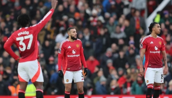 Owen mắng sao Man Utd 'ngớ ngẩn' ở trận thua Bournemouth