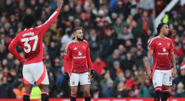 Owen mắng sao Man Utd 'ngớ ngẩn' ở trận thua Bournemouth
