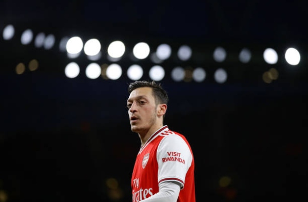 Ozil hối tiếc vì đến Arsenal