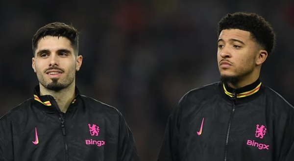 Pedro Neto và Jadon Sancho có thể giúp Chelsea cứu vãn mùa giải?