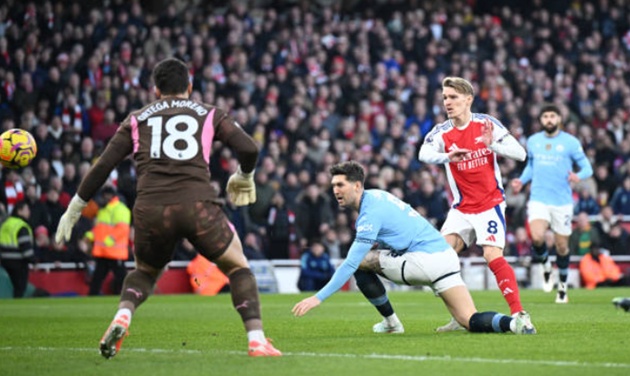 "Pha bóng thảm họa của Man City"