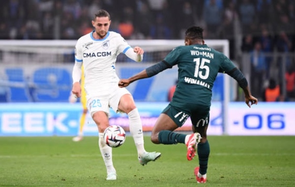 Phản ứng của Rabiot đối với sự thù địch của người hâm mộ PSG
