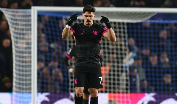 Phản ứng giận dữ của Pedro Neto nói lên rất nhiều điều ở Chelsea