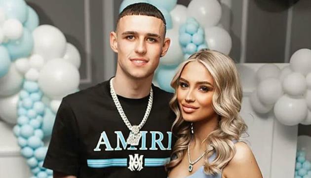 Phil Foden sắp đính hôn? Bạn gái thời niên thiếu lộ nhẫn kim cương khủng