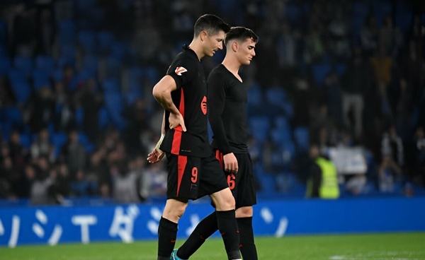 Phòng thay đồ Barca rối tung vì Gavi và Lewandowski