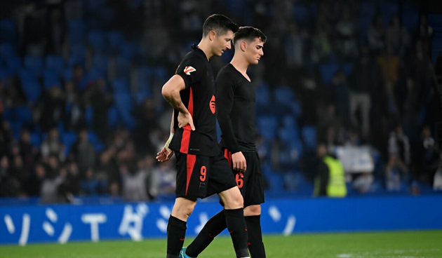 Phòng thay đồ Barca rối tung vì Gavi và Lewandowski